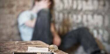 Dependência química na adolescência: sinais, riscos e como buscar ajuda